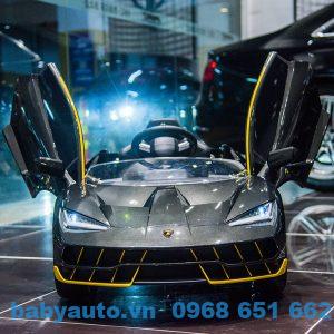 Xe ô tô điện Lamborghini BBA 99999 thiết kế giống y mẫu siêu xe thực cho bé.