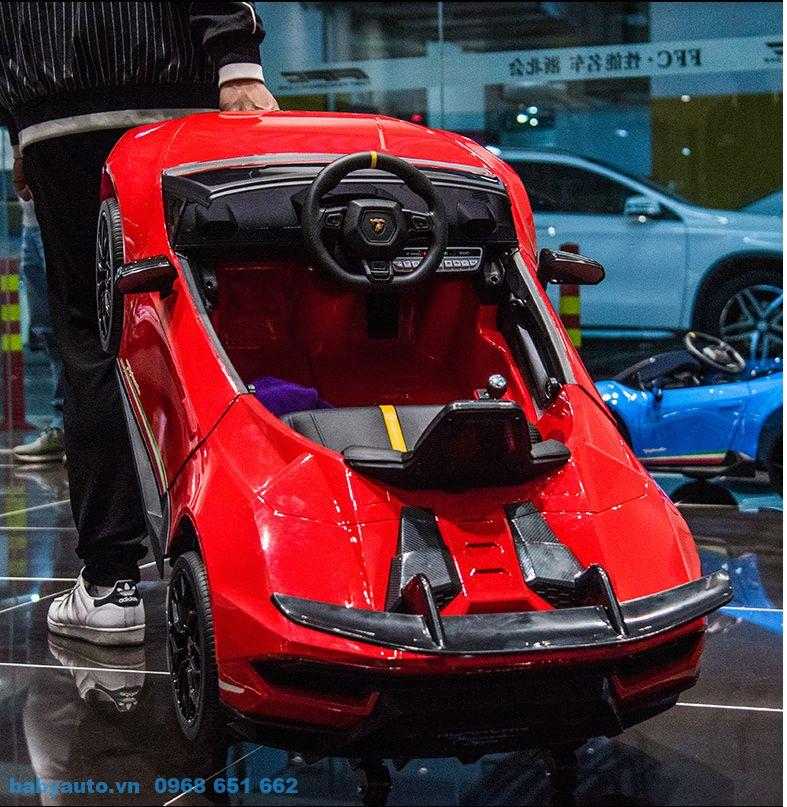Dễ dàng di chuyển xe ô tô điện trẻ em S308